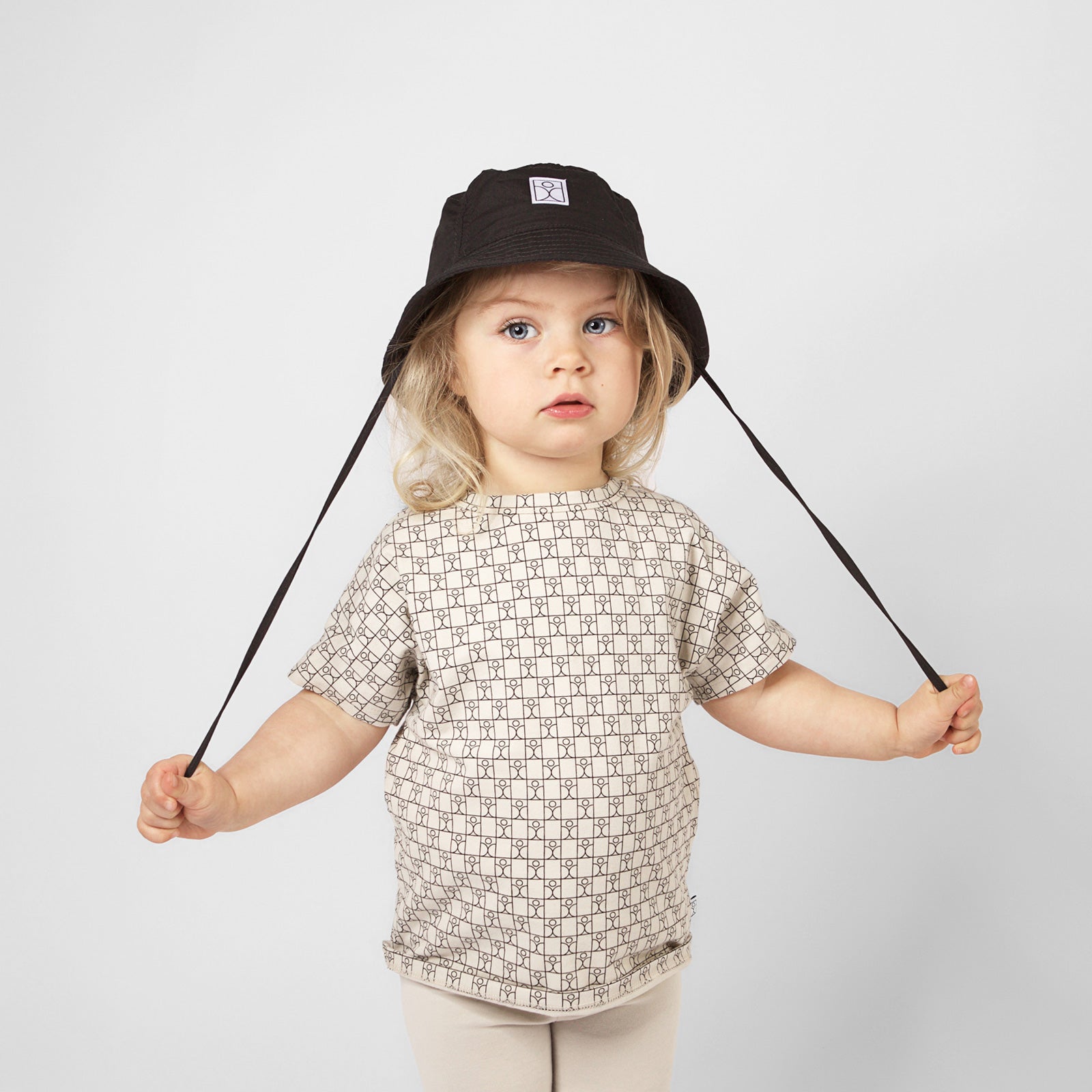 Schmeck Bucket Hat (Black)